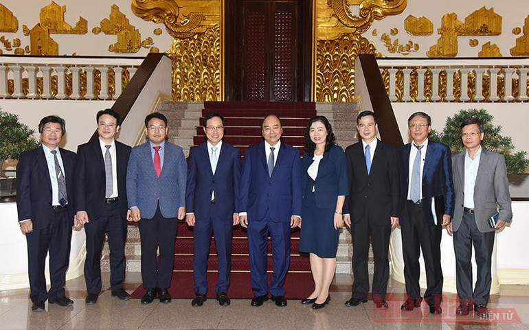 (Ảnh: TRẦN HẢI) Thủ tướng Nguyễn Xuân Phúc tiếp Tổng Giám đốc Tổ hợp Samsung Việt Nam -0