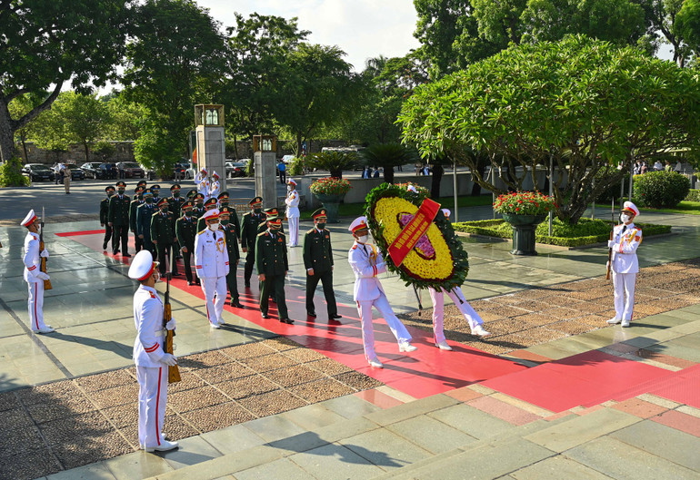 Lãnh đạo Đảng, Nhà nước dâng hương tưởng niệm các Anh hùng liệt sĩ -0