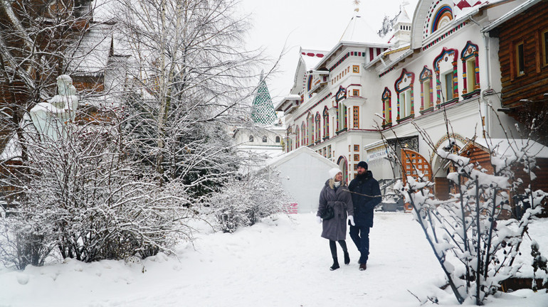 Năm mới đi chợ đồ cũ ở Moscow -0
