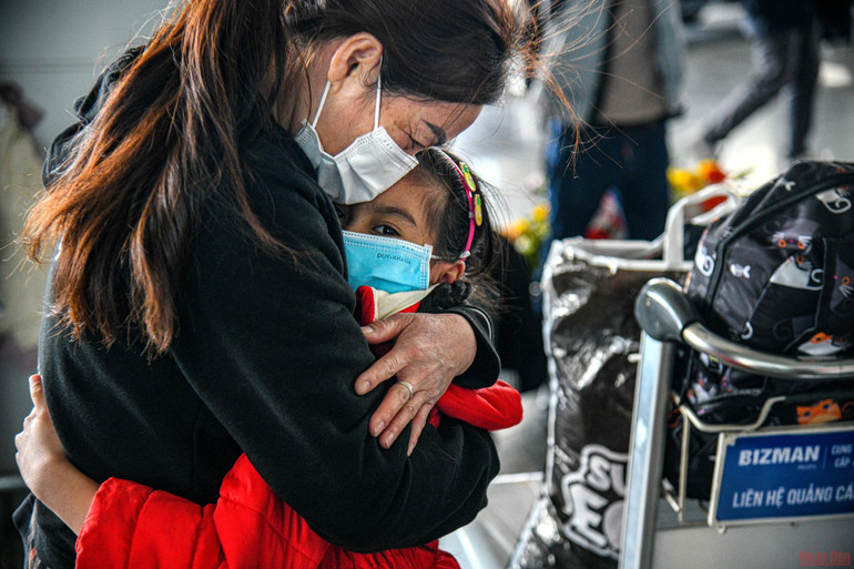 Đón đồng bài từ Ukaraine: Chỉ mong sớm được đoàn tụ… -0