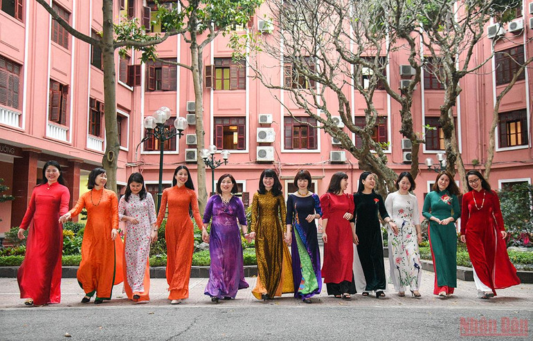 Phụ nữ toàn quốc hưởng ứng “Tuần lễ áo dài” -0
