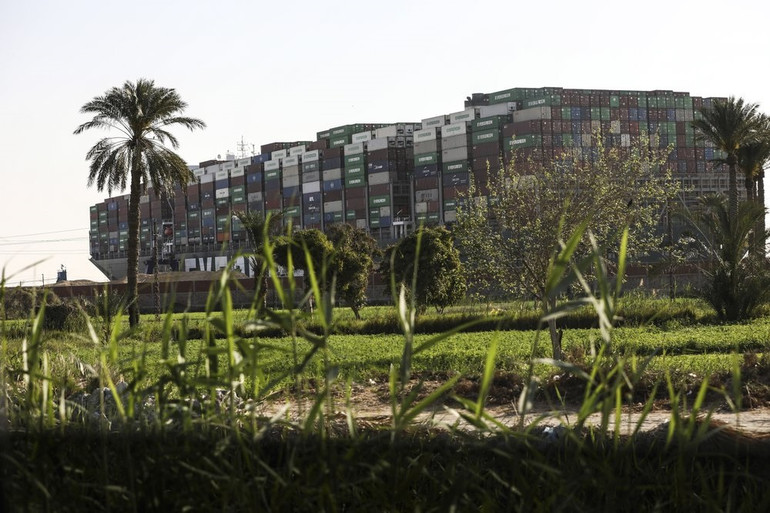 Giải cứu tàu mắc kẹt trên kênh đào Suez bằng thủy triều -0