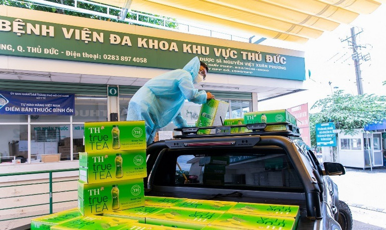 Hơn một năm kể từ khi dịch Covid-19 bùng phát, TH liên tục có nhiều hoạt động đồng hành cùng các địa phương trên cả nước chống dịch. Tập đoàn TH trao tặng ngành y 34 máy thở, chung tay vì sức khỏe cộng đồng -0