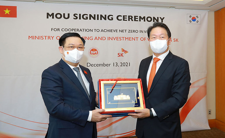 tin ghép Chủ tịch Quốc hội Vương Đình Huệ tiếp các doanh nghiệp Hàn Quốc -0