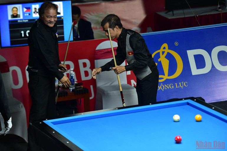 Quyết Chiến trong trận đấu với Efren Reyes tại SEA Games 31. Vua billards Việt Nam: