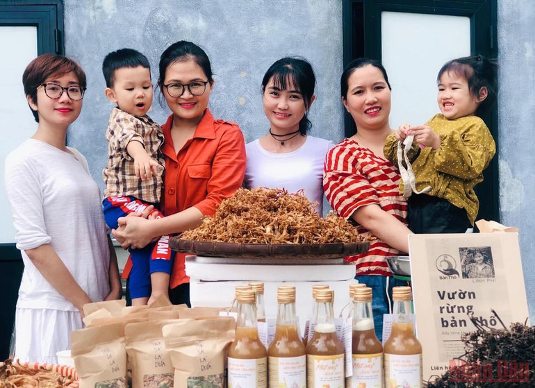 Người phụ nữ bản Thổ khát vọng hồi sinh những cánh rừng và giấc mơ sinh kế bền vững -0