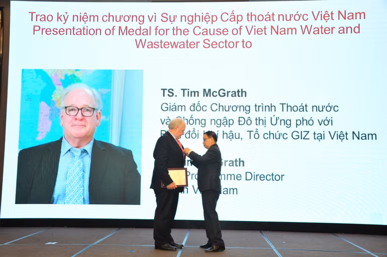 Tim McGrath - Người bạn đặc biệt của mảnh đất Chín rồng -0