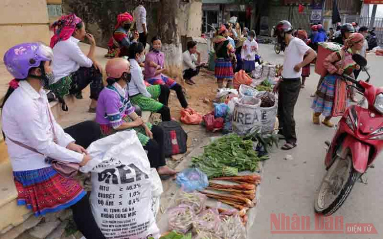 Lôi cuốn Chợ phiên Cốc Pài -0