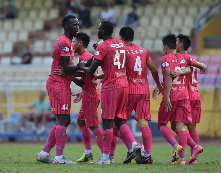 HLV Hàn Quốc có chiến thắng đầu tay cùng CLB Hà Nội -0