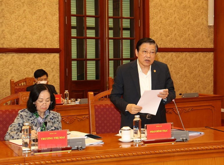 Ông Phan Đình Trạc, Ủy viên Bộ Chính trị, Bí thư Trung ương Đảng, Trưởng Ban Nội chính Trung ương, Phó Trưởng Ban Thường trực Ban Chỉ đạo Trung ương về phòng, chống tham nhũng, tiêu cực phát biểu tại cuộc họp. Tổng Bí thư chủ trì họp Thường trực Ban Chỉ đạo Trung ương về chống tham nhũng -0