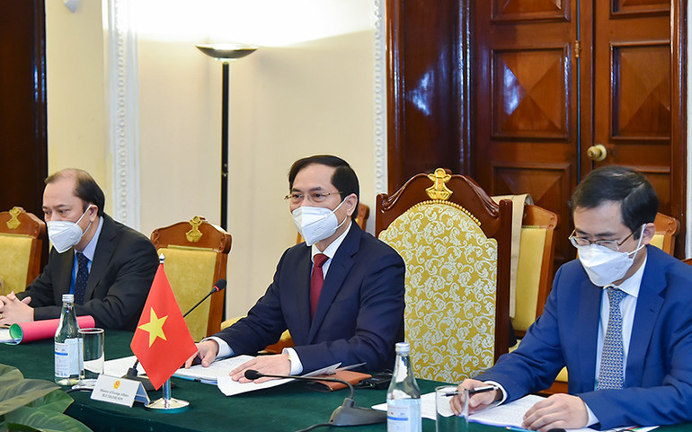 Bộ trưởng Ngoại giao Bùi Thanh Sơn phát biểu tại cuộc tham vấn. (Ảnh: Bộ Ngoại giao) Việt Nam và Lào tiến hành tham vấn chính trị -0