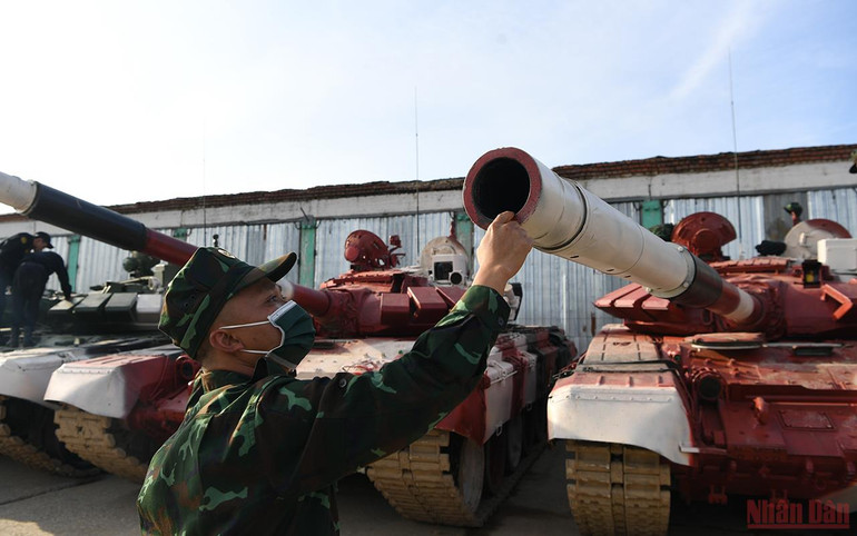 Cận cảnh 4 chiếc xe tăng màu đỏ của đội tuyển Việt Nam tại Army Games 2021 -3