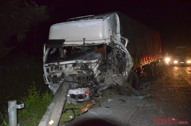 [Cập nhật] Tai nạn giao thông thảm khốc tại Bình Thuận, tám người tử vong -0