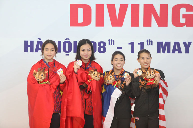 Phương Mai, Hồng Hạnh giành Huy chương Bạc thứ 2 cho thể thao Việt Nam -0