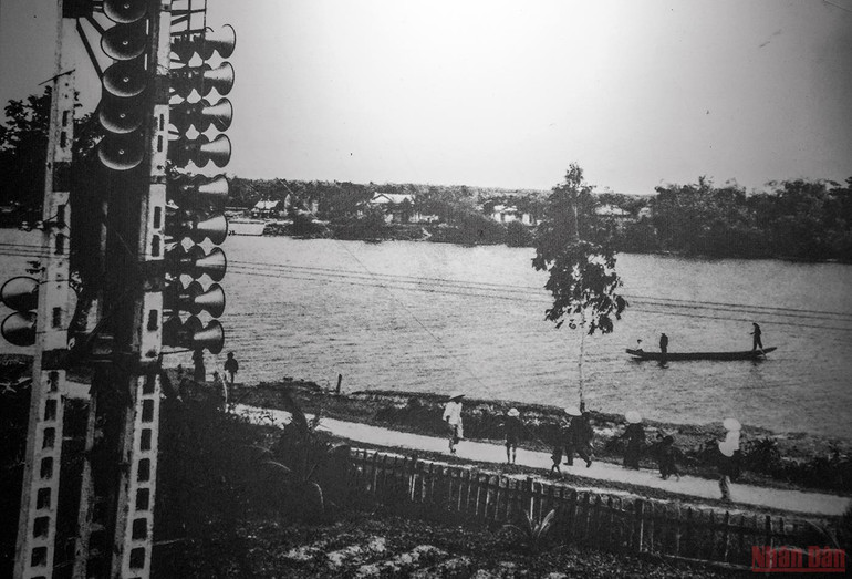 Một trong những giàn loa phát thanh ở bờ Bắc Bến Hải trong cuộc chiến đấu “đấu loa” giữa 2 bờ. (Ảnh: Tư liệu Bảo tàng đôi bờ Hiền Lương-Bến Hải) 50 Giải phóng Quảng Trị: Nghe Hiền Lương kể chuyện -0