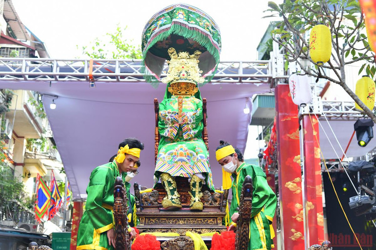 Lễ cung rước Tôn thần Đông trấn Thăng Long -0