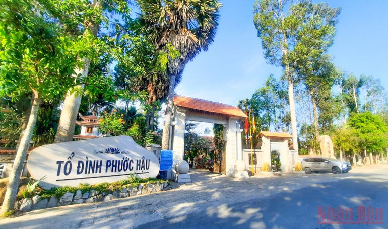 Đặc sắc vườn kinh Pháp cú khắc trên đá ở Vĩnh Long -0