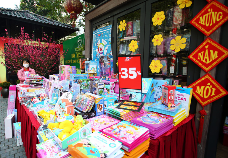 Khai Xuân với Phố Sách Hà Nội -0