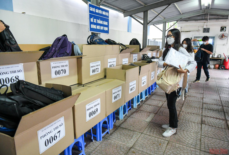 Thí sinh Hà Nội hoàn thành môn thi đầu tiên Ngữ văn -0