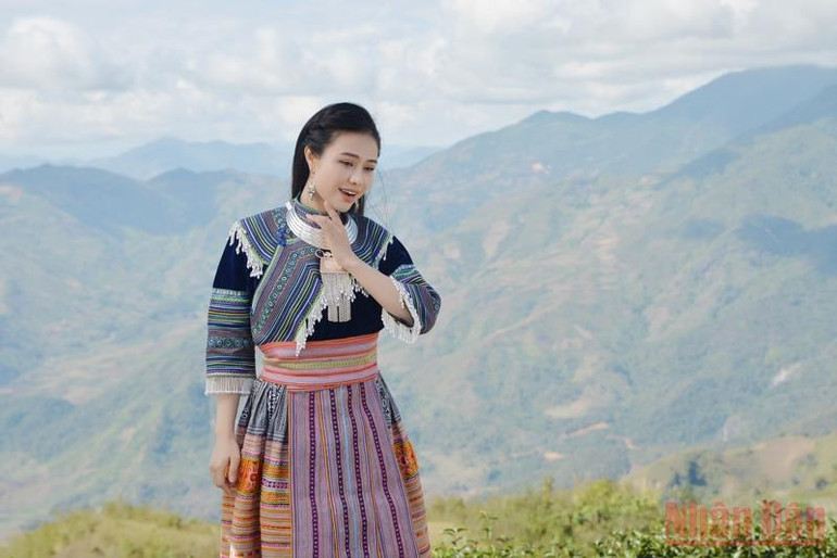 Lương Hải Yến ra mắt MV “Chắp cánh tương lai” nhân kỷ niệm 3 năm đăng quang Quán quân Sao mai -0