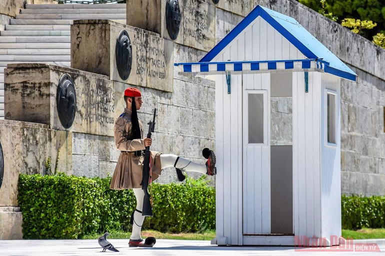 Kỳ 5: Chuyện chưa kể về Evzones -0