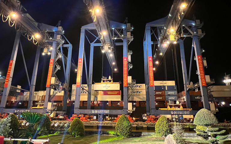 Tân Cảng Sài Gòn phát lệnh làm hàng đầu Xuân Nhâm Dần -0