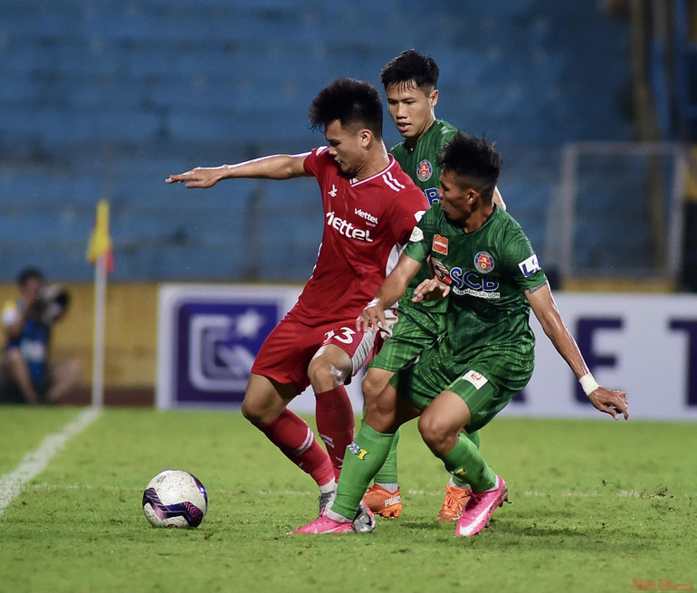 Viettel áp đảo Sài Gòn, Bình Dương thắng Than Quảng Ninh tối thiểu -0