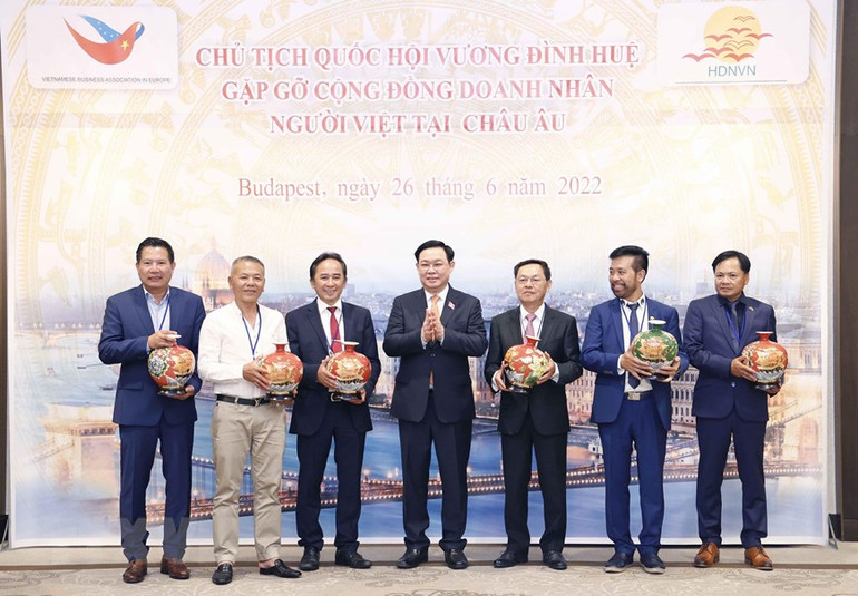 Hình ảnh về hoạt động của Chủ tịch Quốc hội Vương Đình Huệ tại Hungary ảnh 8 Hình ảnh về hoạt động của Chủ tịch Quốc hội Vương Đình Huệ tại Hungary -7