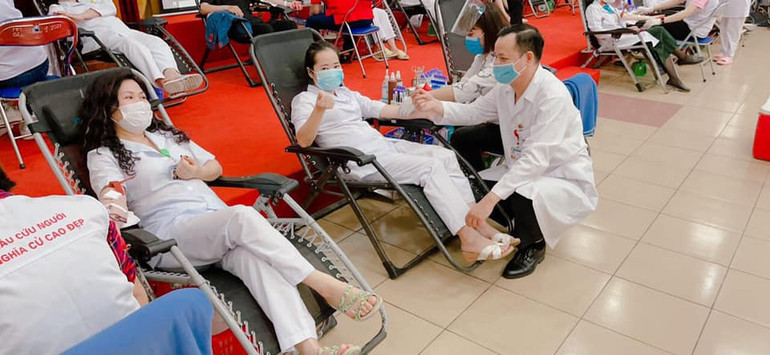 Ngày hội blouse trắng hiến máu vì người bệnh -0