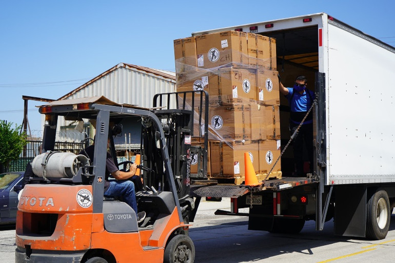 Hành trình những chiếc khẩu trang Vietjet Air tặng người dân Mỹ và châu Âu -0