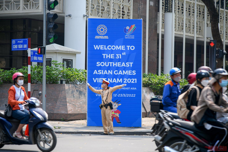 Đường phố Hà Nội trang hoàng chào đón SEA Games 31 -0