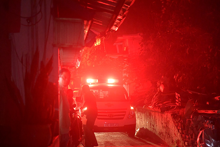 Nổ như bom trong đêm khiến 2 người tử vong -0