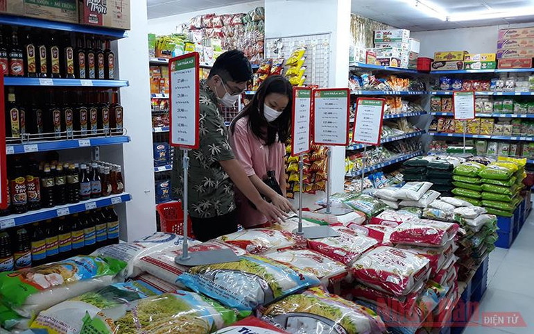 Hàng hóa dồi dào, người dân không nên mua tích trữ -0