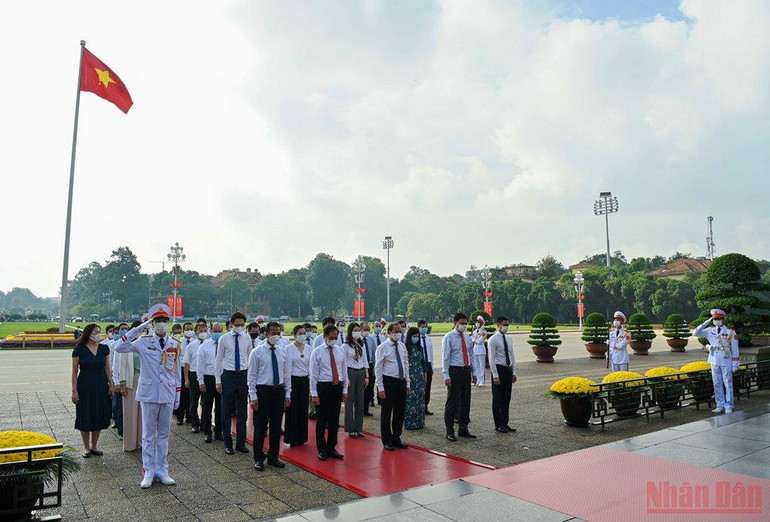 Lãnh đạo Đảng, Nhà nước vào Lăng viếng Chủ tịch Hồ Chí Minh -0
