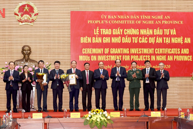 Thủ tướng Nguyễn Xuân Phúc dâng hương tại Khu di tích Kim Liên -0