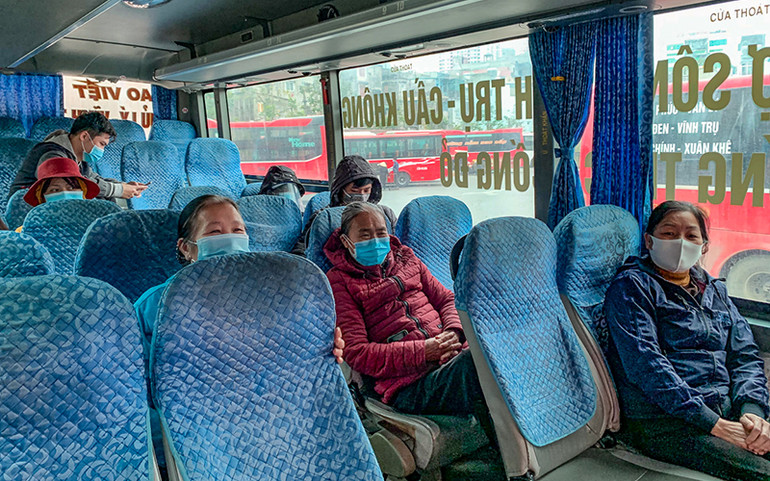 Bến xe đìu hiu ngày giáp Tết Dương lịch -2