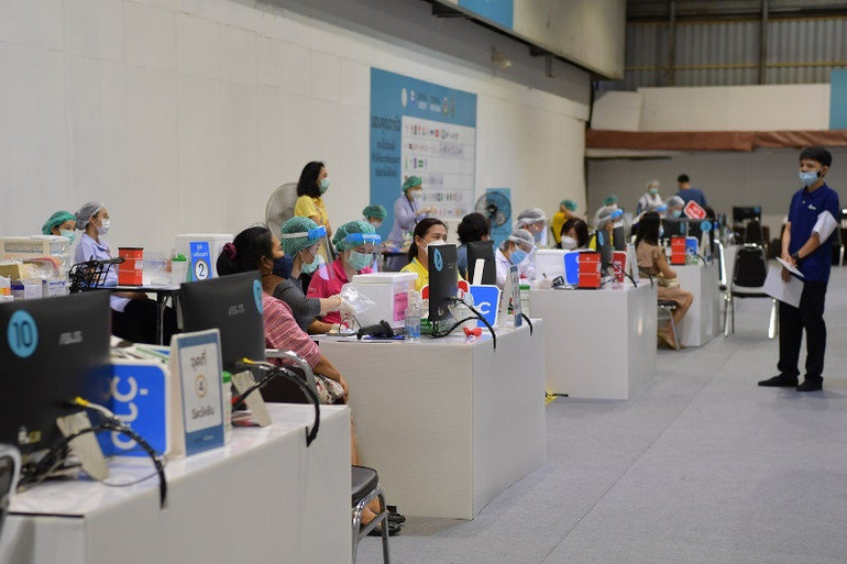 Thái Lan bắt đầu tiêm vaccine Covid-19 trên toàn quốc -0