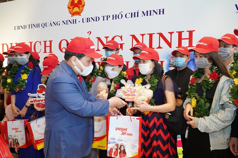 Sân bay Vân Đồn mở cửa trở lại đón chuyến bay Vietjet đầu tiên -0