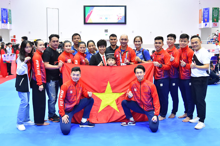 Tấm huy chương Vàng quý giá này sẽ là động lực để tiếp sức cho các vận động viên Pencak Silat thi đấu ở nội dung đối kháng từ ngày 13/5 tới đây. Bài biểu diễn mang về tấm huy chương Vàng đầu tiên cho Pencak Silat Việt Nam tại SEA Games 31 -6