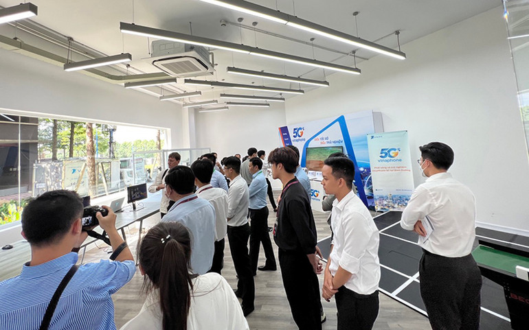 VinaPhone 5G tại sự kiện. VNPT phát sóng 5G VinaPhone phục vụ sự kiện vinh danh Top 7 Cộng đồng thông minh thế giới ICF -0