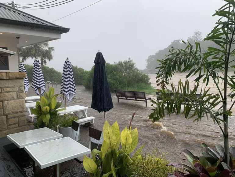 Mưa lũ lịch sử ở Sydney khiến hàng chục nghìn người phải sơ tán -0