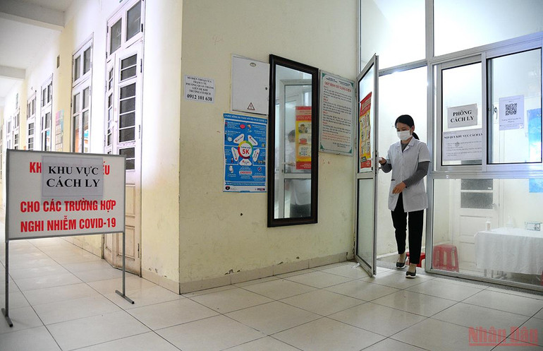  Học sinh từ khối lớp 7 tới 12 của thành phố Hà Nội chính thức trở lại trường học trực tiếp -0