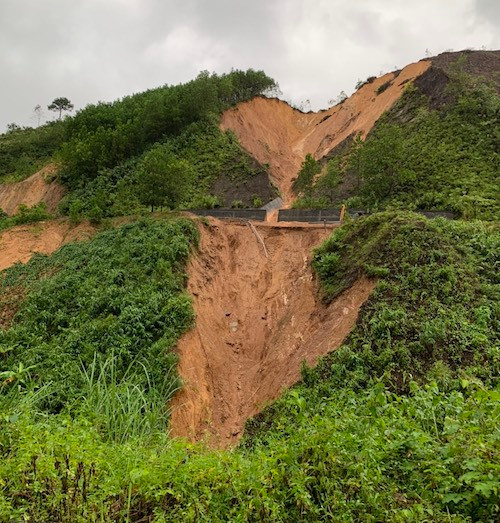 Các tuyến quốc lộ qua Quảng Bình ảnh hưởng nặng nề do mưa lũ -0