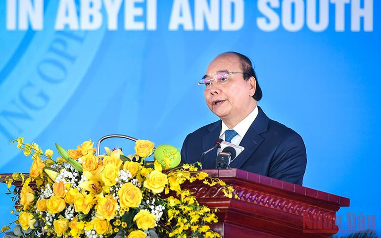 Chủ tịch nước Nguyễn Xuân Phúc phát biểu chỉ đạo động viên các chiến sĩ. Chủ tịch nước chúc lực lượng thực hiện nhiệm vụ gìn giữ hòa bình Liên hợp quốc “chân cứng đá mềm”, “ra quân thắng lợi” -0
