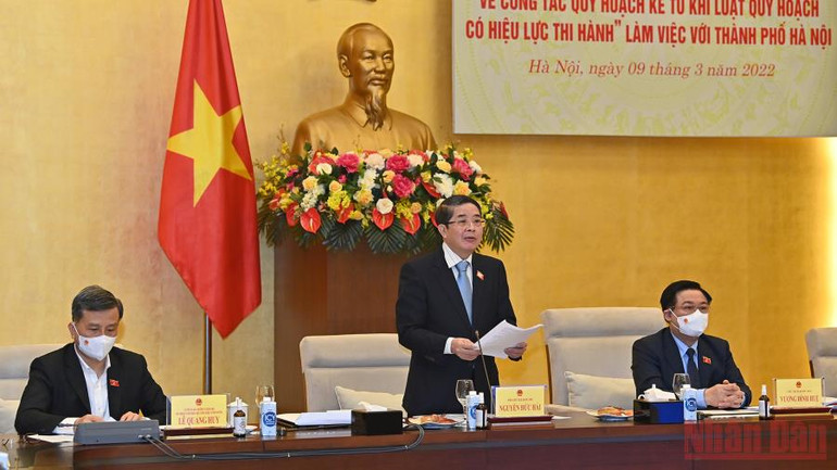 Phó Chủ tịch Quốc hội Nguyễn Đức Hải, Trưởng đoàn giám sát, phát biểu tại buổi làm việc. (Ảnh Duy Linh) Lập Quy hoạch Thủ đô cần bài bản, bảo đảm thống nhất, đồng bộ -0
