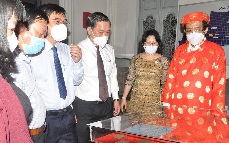 Sưu tập vàng lá chạm khắc hình voi Gò Thành là bảo vật quốc gia -0