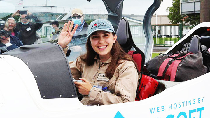 Khối đá sapphire khổng lồ -0