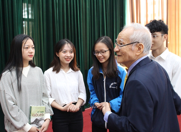 Tri ân nhà giáo, trao học bổng cho học sinh, sinh viên tại Thanh Hóa -0