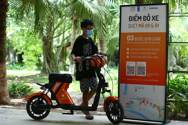 Theo sáng kiến này, Ecopark sẽ có khoảng 500 xe đạp điện, 50 trạm sạc và một trung tâm điều hành. UNDP công bố Sáng kiến giao thông điện xanh tại Việt Nam -0