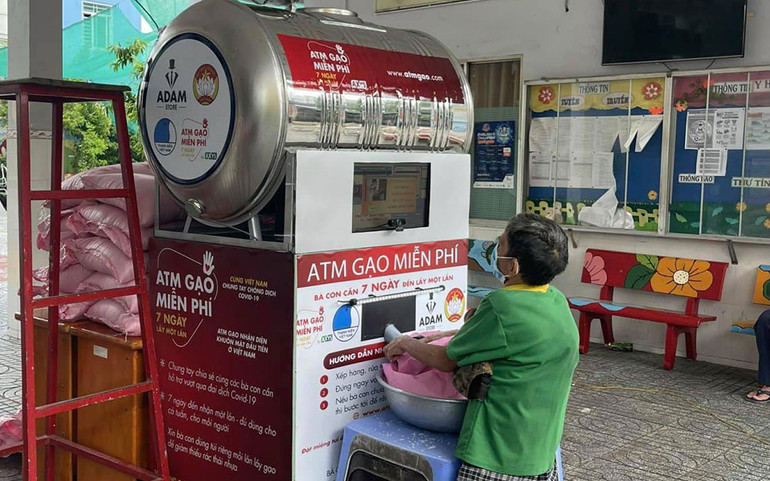 Hoa hậu Ngọc Hân phát động cây ATM gạo -0